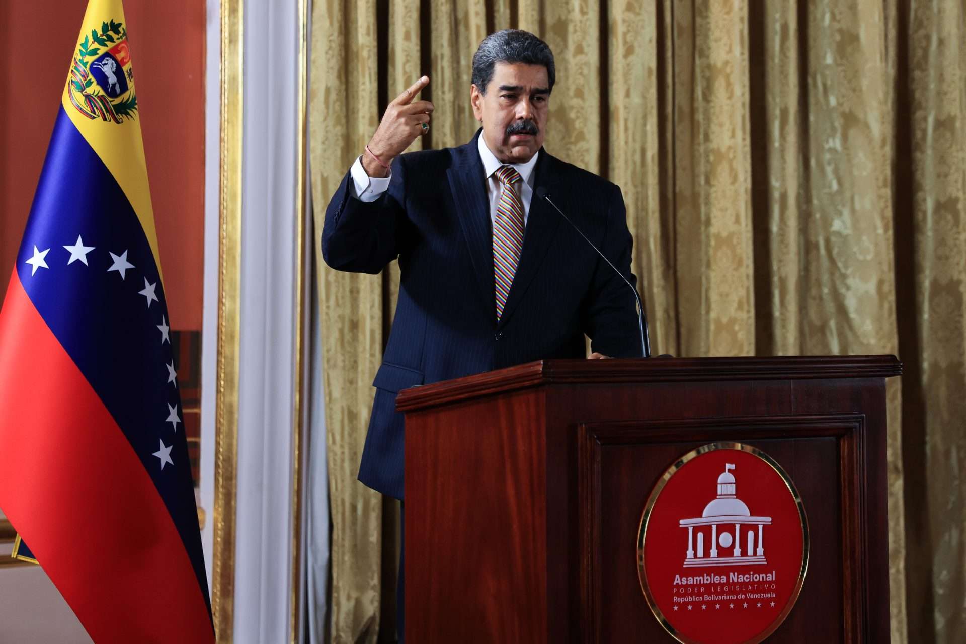 Maduro apuesta por el crecimiento económico en el último semestre de 2025