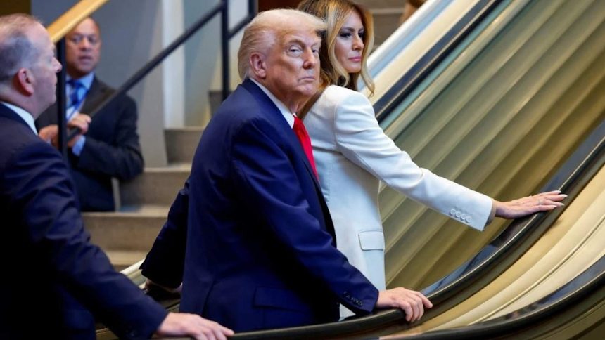 ONU ofrece curiosa explicación sobre falla de la escalera mecánica que afectó la llegada de Trump y su esposa