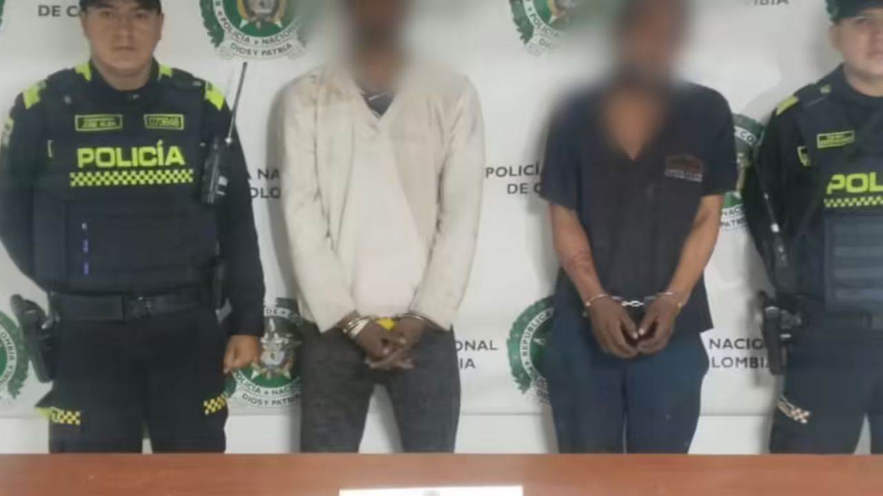 Se tiraron del techo en pleno robo y terminaron capturados en Bogotá
